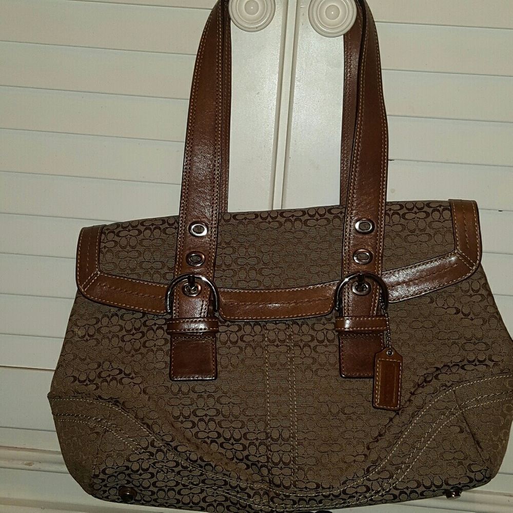 Large coach purse    13 x 10 x 5 CHRISTMAS CLEARANCE